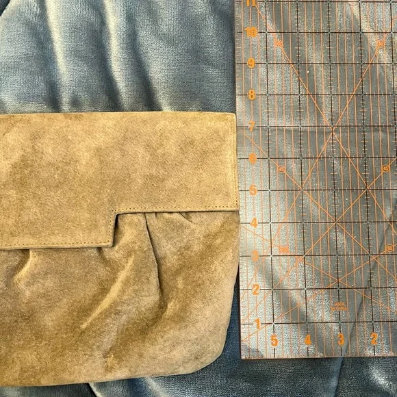 VTG Ruth Saltz Taupe/ Tan Suede Clutch with Snap Closure 13.5” x 7.5” - Picture 12 of 14